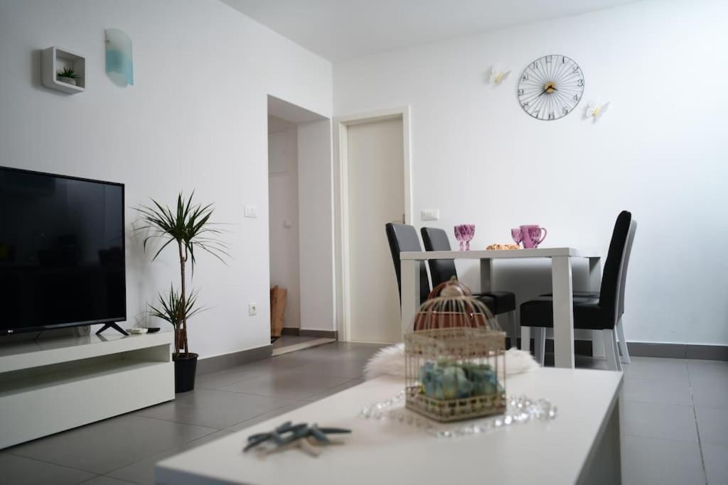 Wave N' Sea Apartment With A Private Pool Dubrovnik Kültér fotó