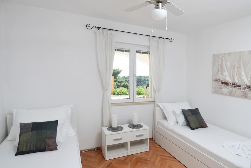 Wave N' Sea Apartment With A Private Pool Dubrovnik Kültér fotó